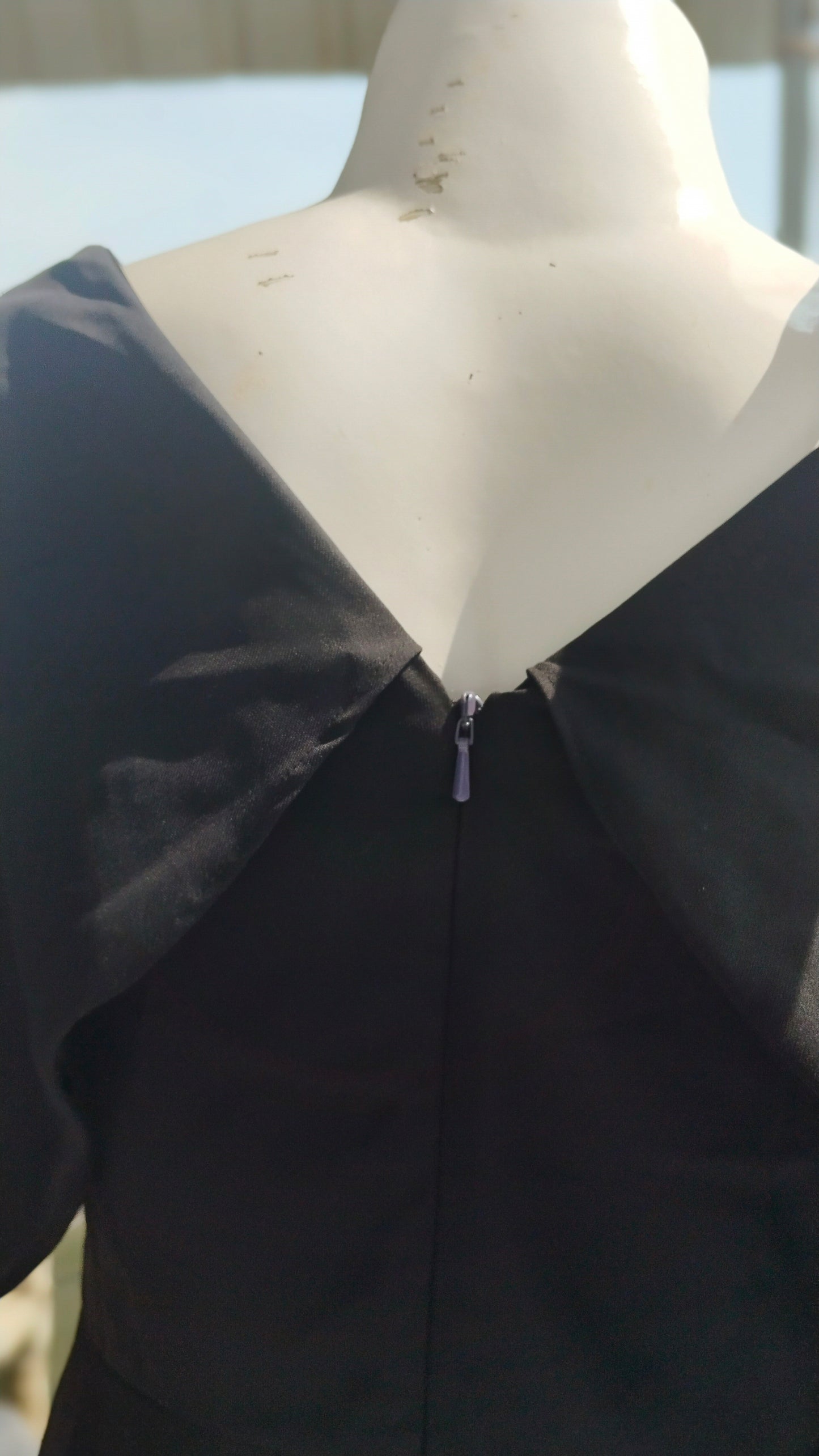 REGULAR FIT BLACK MAXI